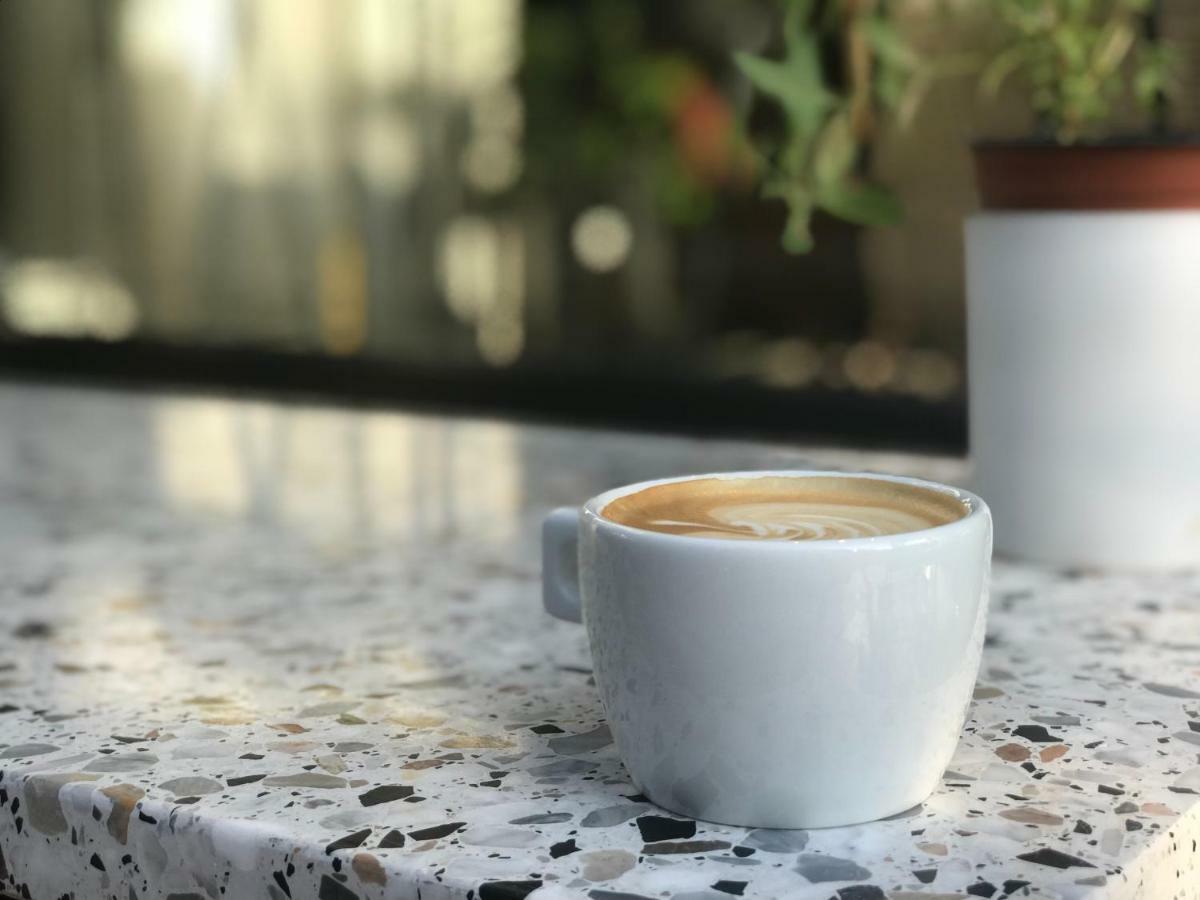 Isla Tel Aviv Hostel Екстериор снимка